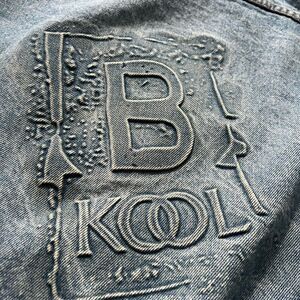 Vintage Made in the 🇺🇸 Men’s B Kool embossed cigarette  80’s Large Denim Jacket